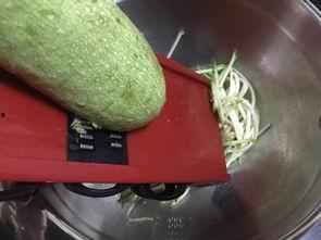 吃白瓜用去皮吗视频,视频揭秘去皮技巧与好处